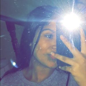 Meet your Posher, Kayla